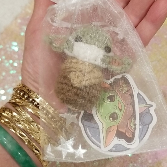 Baby Alien Keychain - Picture 10 of 10